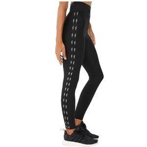 Ultracor Lux Bolt cropped Legging in Patent Nero $208
